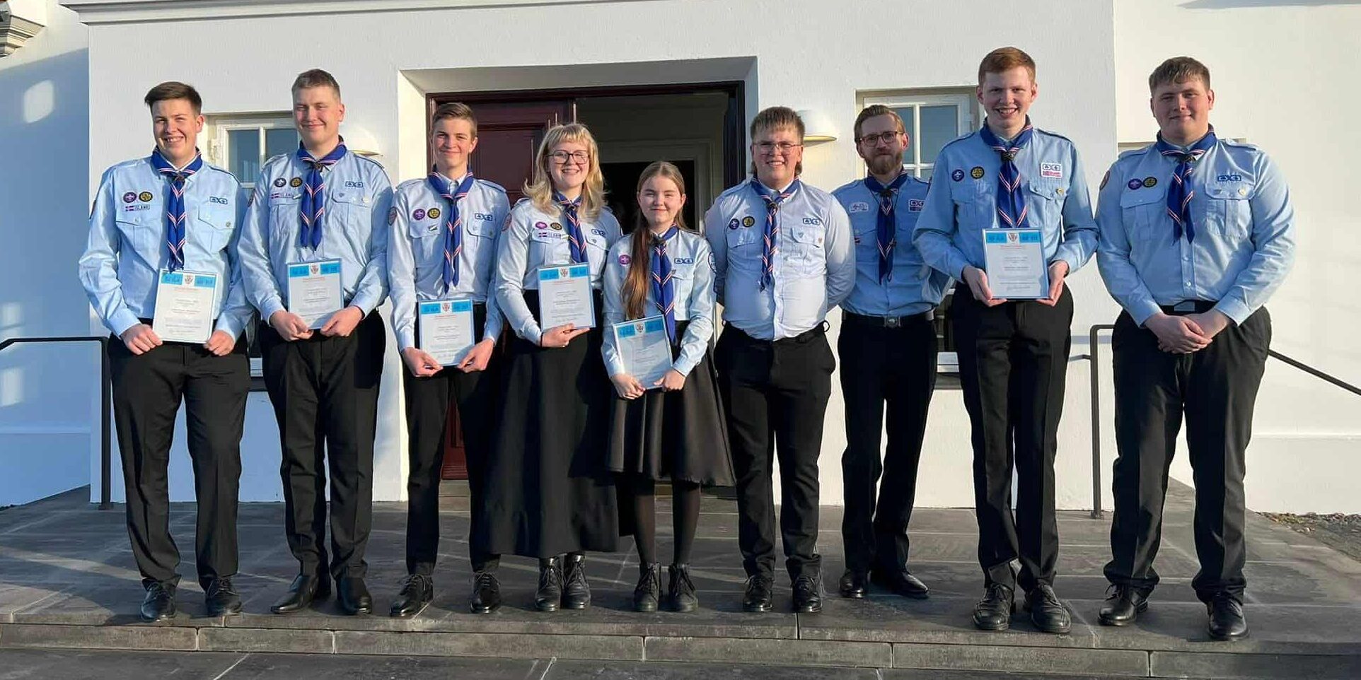 Frá vinstri á myndinni; Anton Bjarni Bjarkarson, Hörður Andri Baldursson, Anton Dagur Björgvinsson, Fríða Björg Tómasdóttir, Snædis Hanna Jensdóttir, Birkir Kári Gíslason, Jóhann Malmquist (félagsforingi), Birkir Kári Helgason og Ásbjörn Garðar Yngvarsson